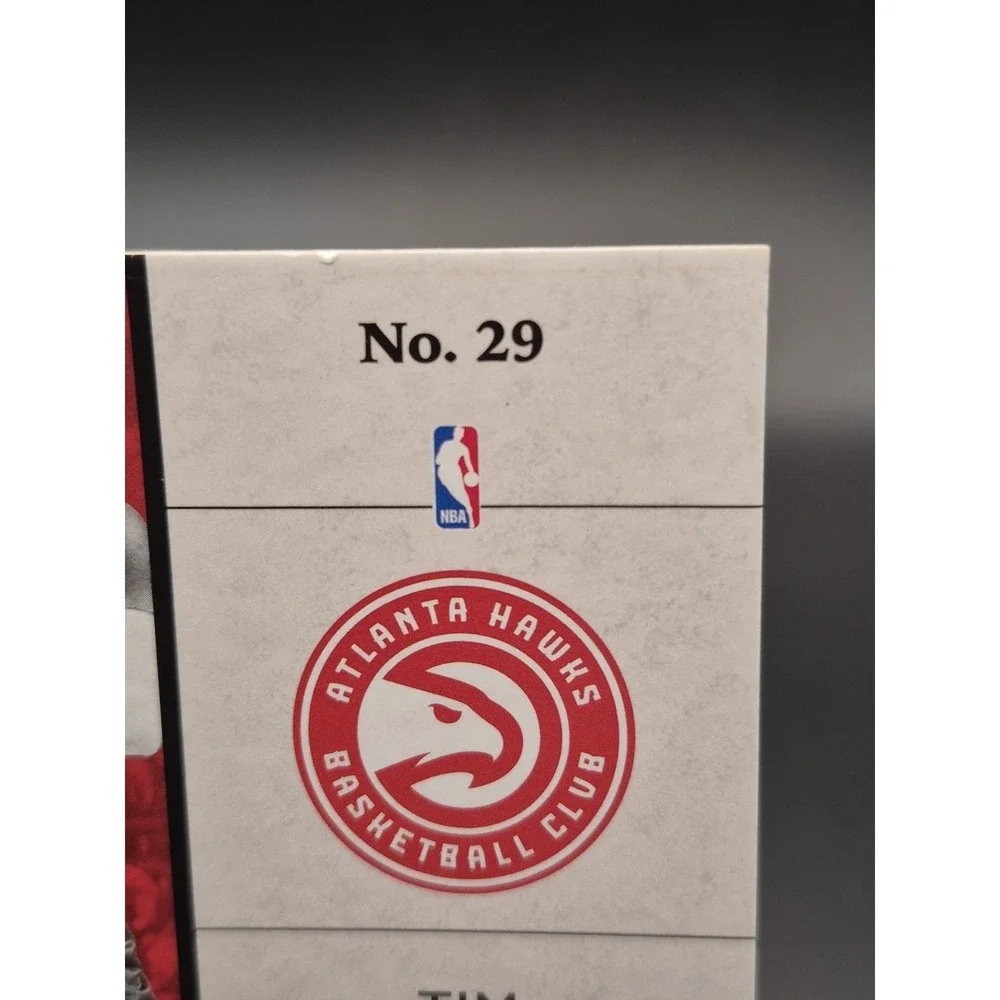 2016-17 Grand Reserve Tim Hardaway #29  Auto Red /99 (AU)‎ Atlanta Hawks